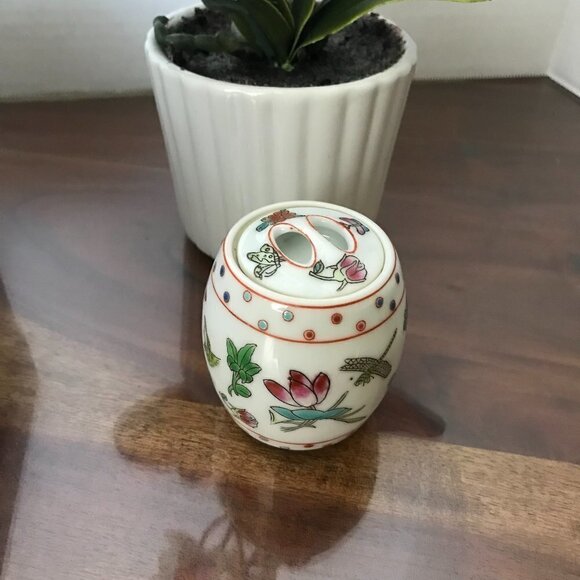 Vintage World Porcelain Ginger from Lillian Vernon - Picture 8 of 9